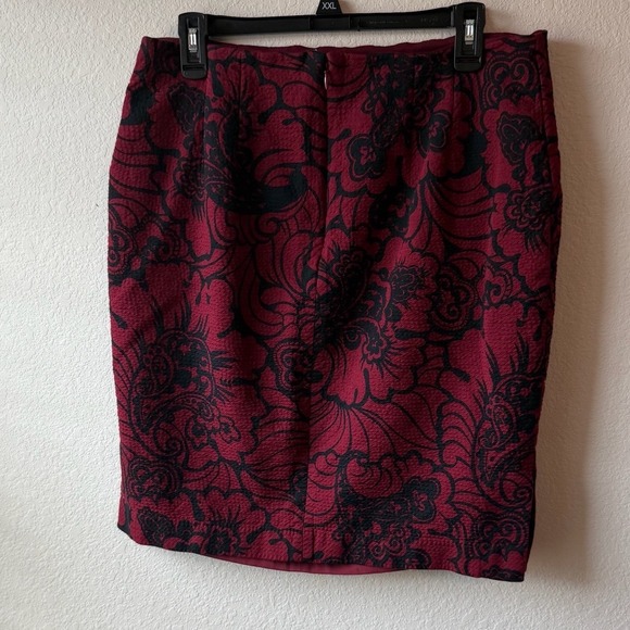 LOFT Burgundy Black Floral Textured Pencil‎ Skirt Women's Size 12 - Picture 3 of 7